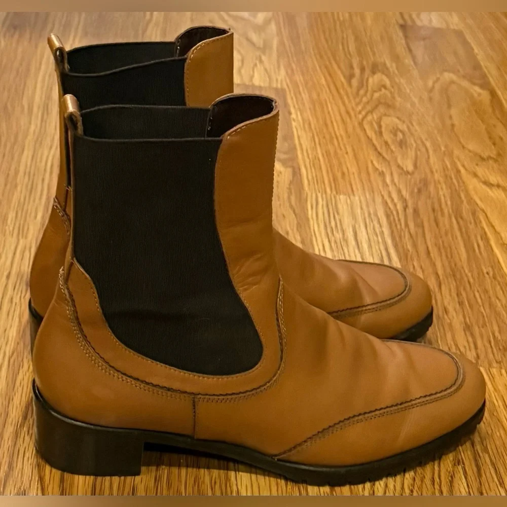 Salvatore Ferragamo Women’s Tan Leather Chelsea Ankle Boots Rubber Soles Size 7 - Picture 8 of 15